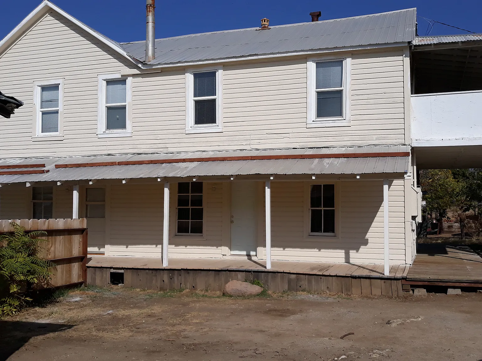 3 bed, 1200 sqft, $1,600 — Photo 4