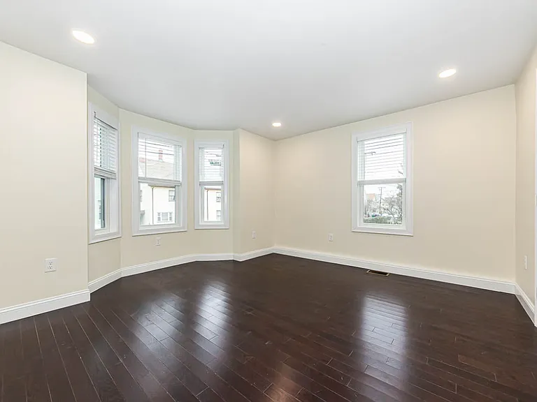 28 Albion St #1A — Photo 10