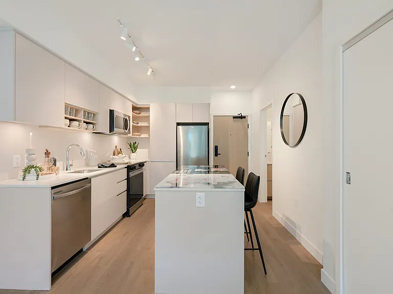635 Chatham St — Photo 8