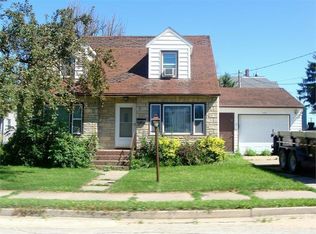 305 1st Ave SW, Waukon, IA 52172