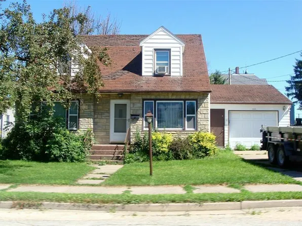 305 1st Ave SW, Waukon, IA 52172
