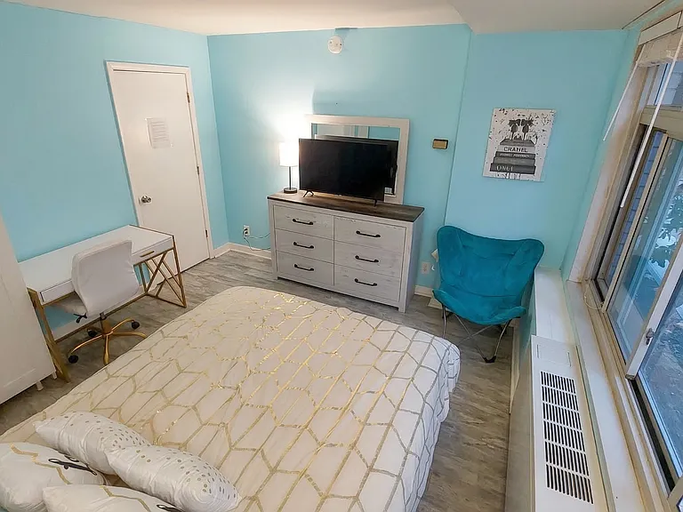 2401 H St NW #306 — Photo 7
