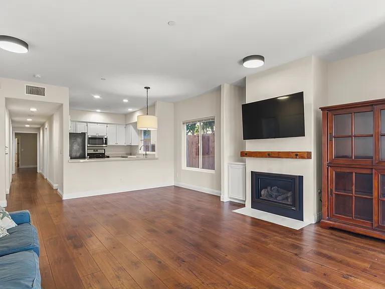 824 D Ave — Photo 5