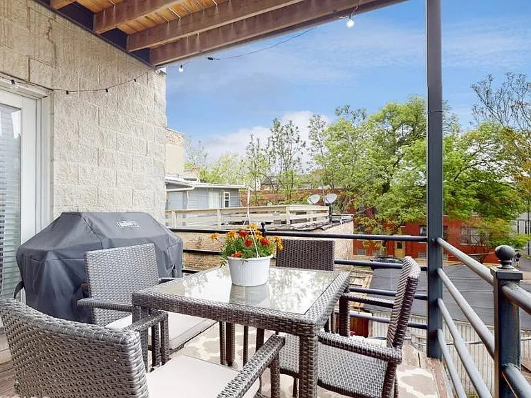 2855 N Damen Ave #2 — Photo 17