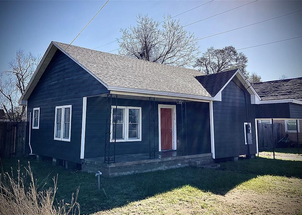 1st image of 215 Olive St