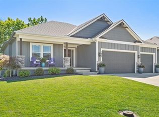 1825 SW Blackstone Pl, Lees Summit, MO 64082