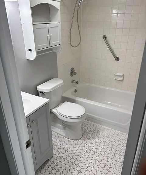 105 Springwood Cir #105-B — Photo 5