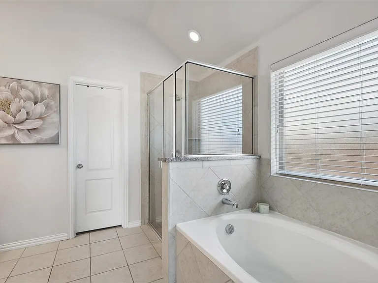 1409 Freesia Dr — Photo 8