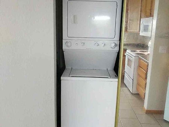 4th image of 976 Robert St S APT 305