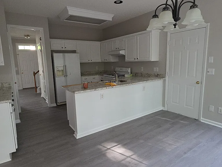 9213 Sulkirk Dr — Photo 3
