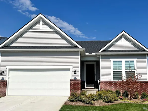4137 Dogwood Dr, Milford, MI 48381