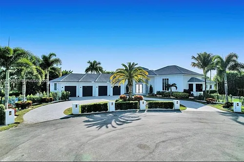 11400 NW 7th St Photo 1