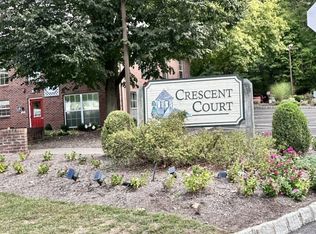 3105 Schindler Ln, Wayne, NJ 07470