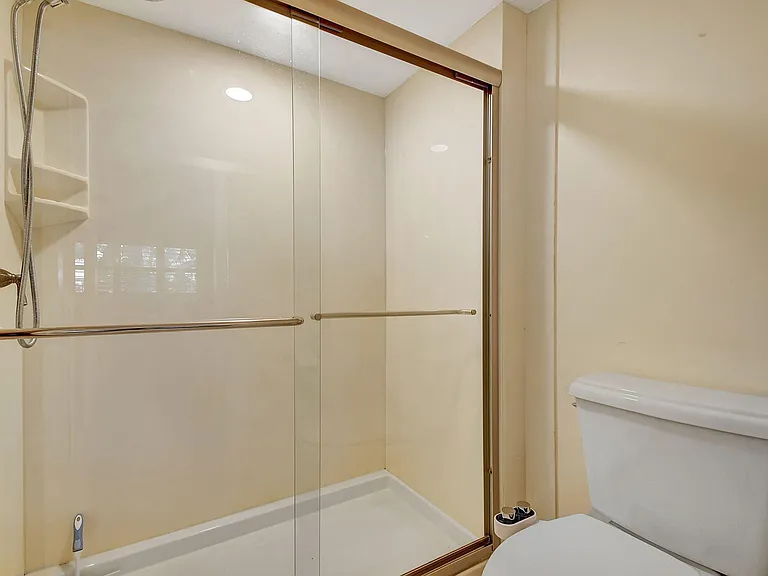 318 Oak Harbour Dr #318 — Photo 18