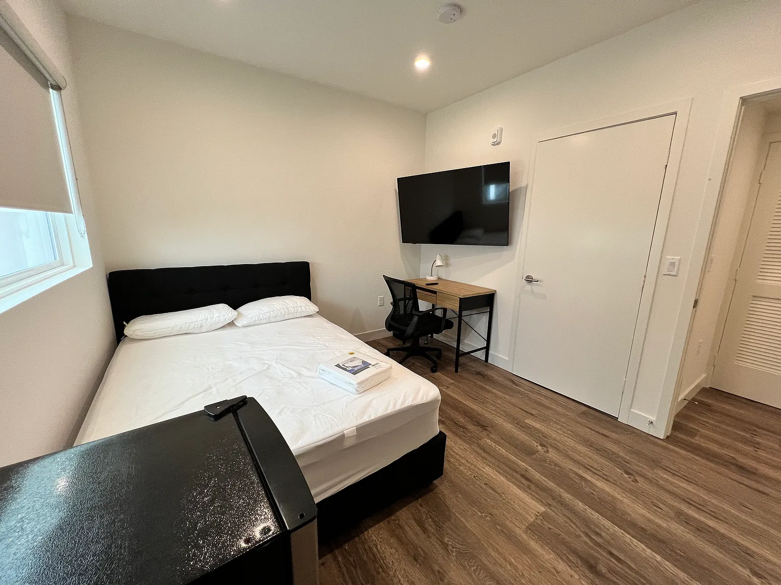 6 bed, 1800 sqft, $1,450 — Photo 3