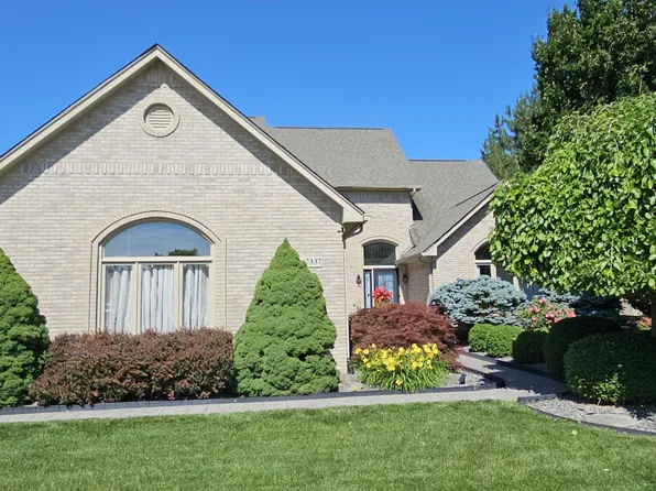 47337 Circle Crest Dr, Shelby Township, MI 48315