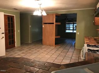 600 Quarles Ave, Long Beach, MS 39560