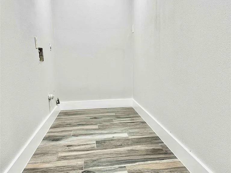 4403 Quicksilver Blvd — Photo 11