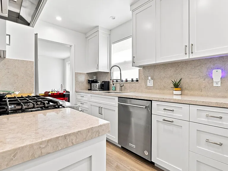 167 Bay Shore Ave #A — Photo 18