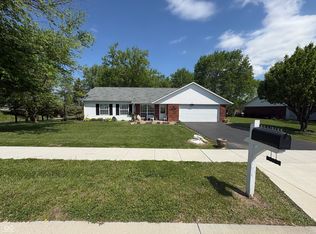 340 Briar Hill Dr, Whiteland, IN 46184