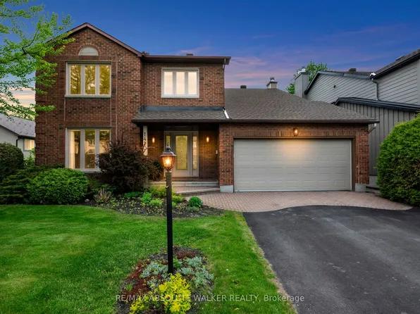1410 Clay Ct, Ottawa, ON K1C 4T2