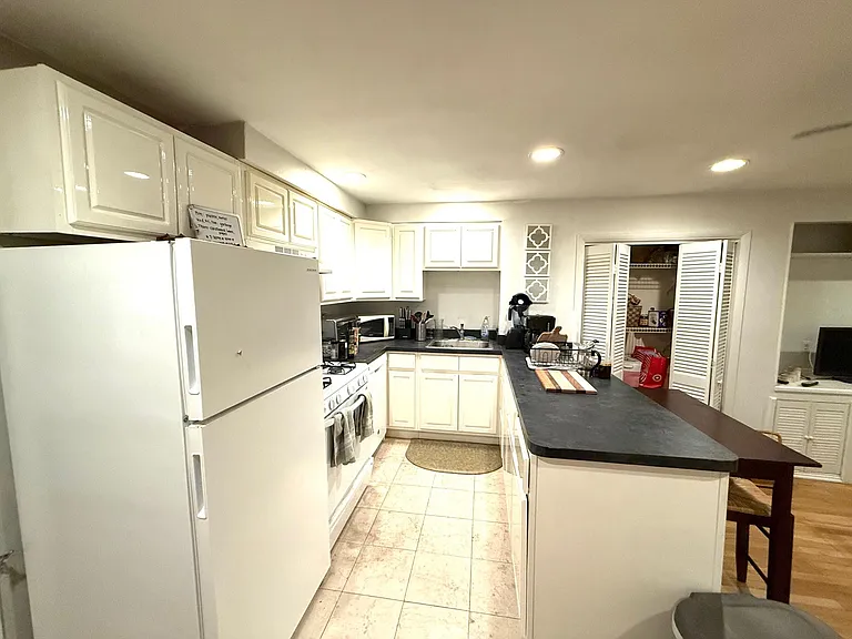 239 Bloomfield St #1 — Photo 4