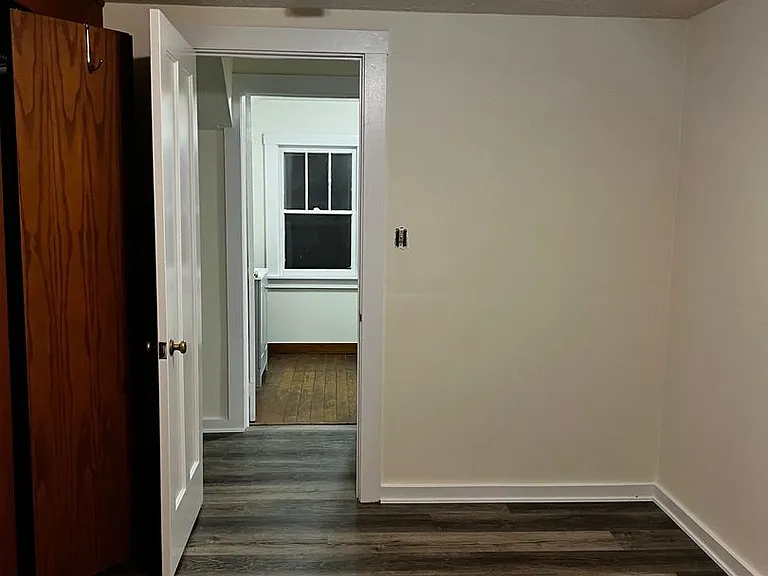 528 Childs St — Photo 12