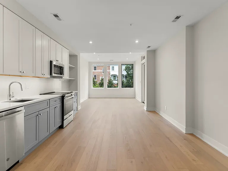 3016 Dumbarton St NW #401 — Photo 13