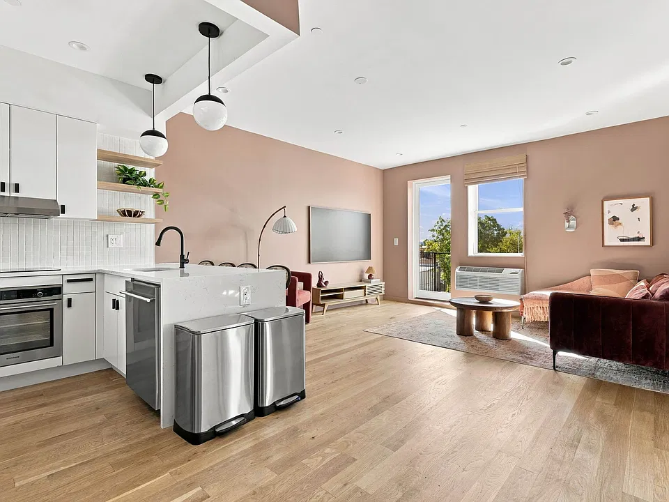 44 Euclid Ave #4B