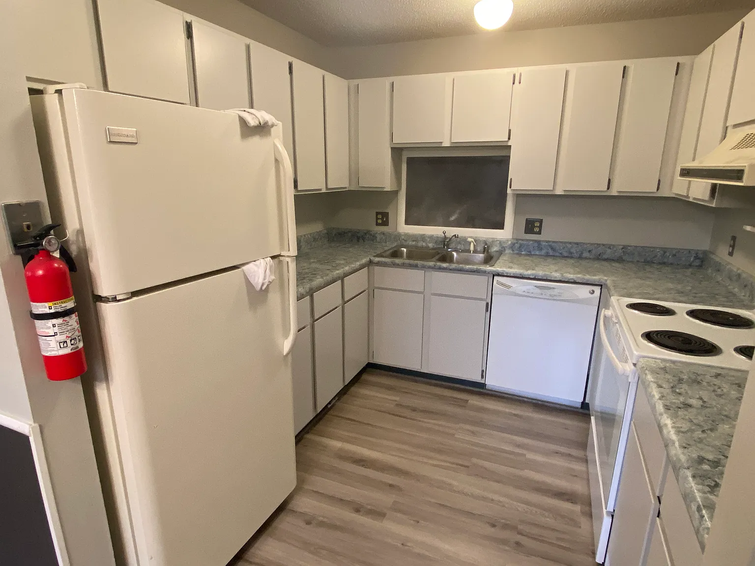 1 bed, 650 sqft, $1,200 — Photo 2