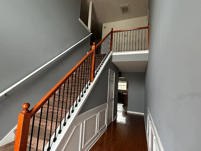 1040 Baltic Way — Photo 3
