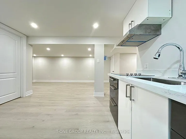 9 Wigmore Dr #BASEMENT — Photo 3