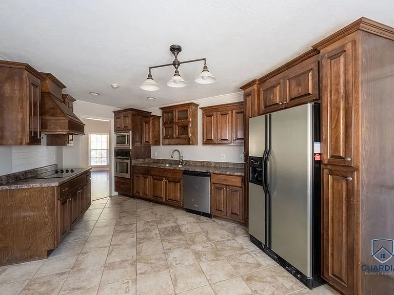375 Shady Grove Rd — Photo 6