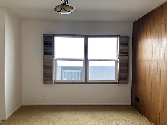 4th image of 888 N Mayfair Ave
