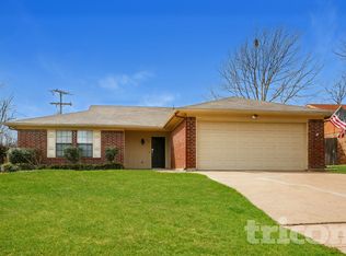 773 Parkview Dr, Burleson, TX 76028