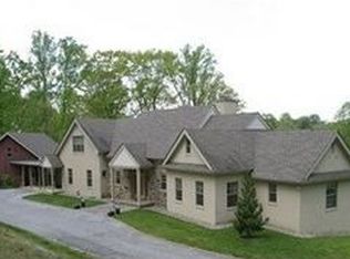 32 Old Guyennecourt Rd, Greenville, DE 19807