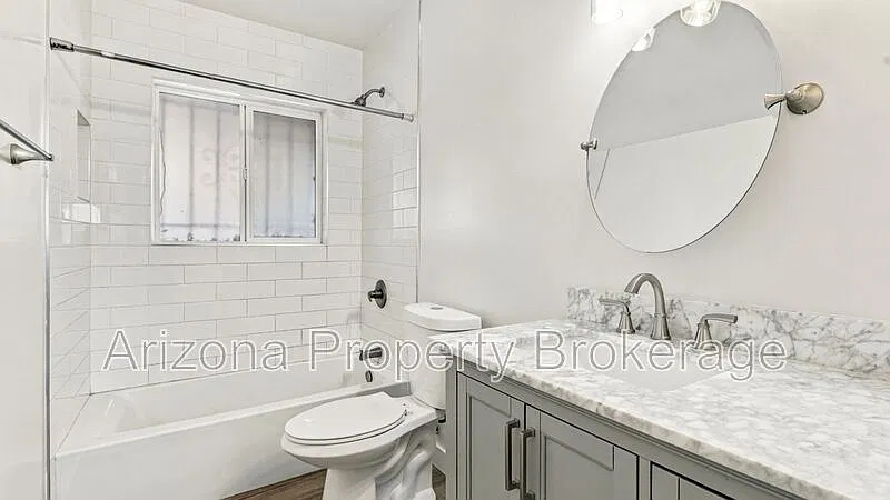1 bed, 1.0 bath, 702 sqft, $1,250 — Photo 3