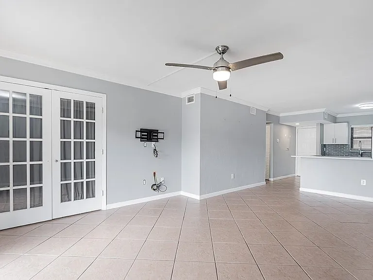 6020 Shakerwood Cir #106 — Photo 5