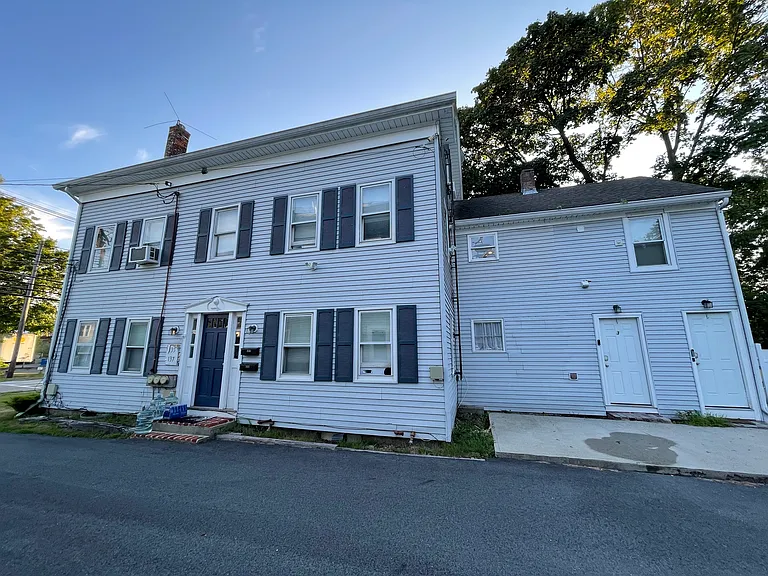 135 Pleasant St #1 — Photo 9