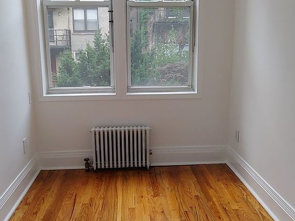 5th image of 120 Waverly Pl APT 3R