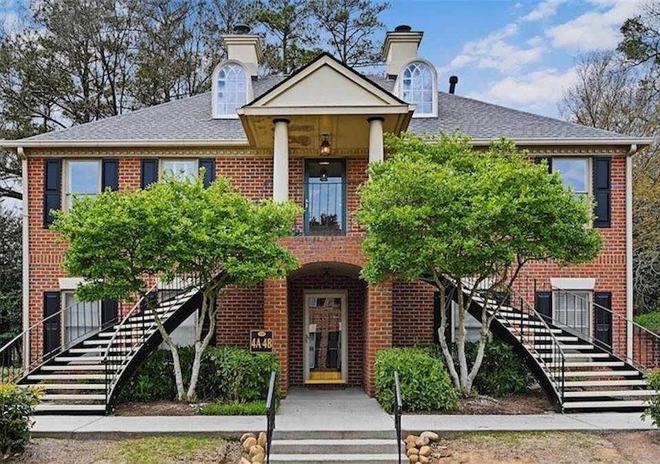1st image of 4 Plantation Dr NE #B