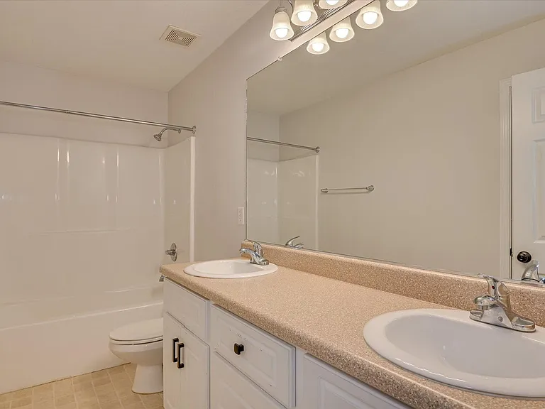 2928 Aylesbury Dr — Photo 29