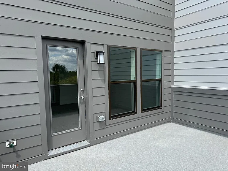 831 King Farm — Photo 27
