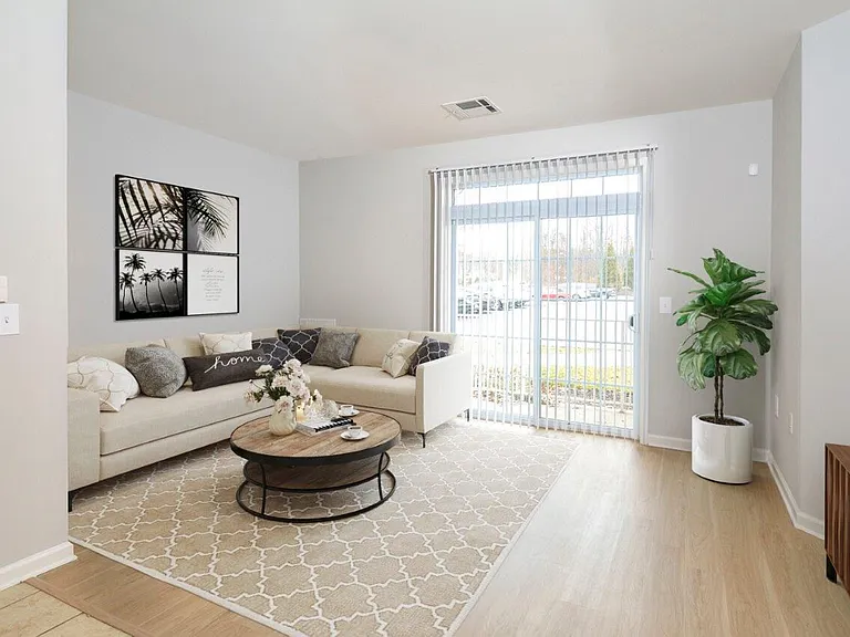 Aspen Court Apartments — Photo 4