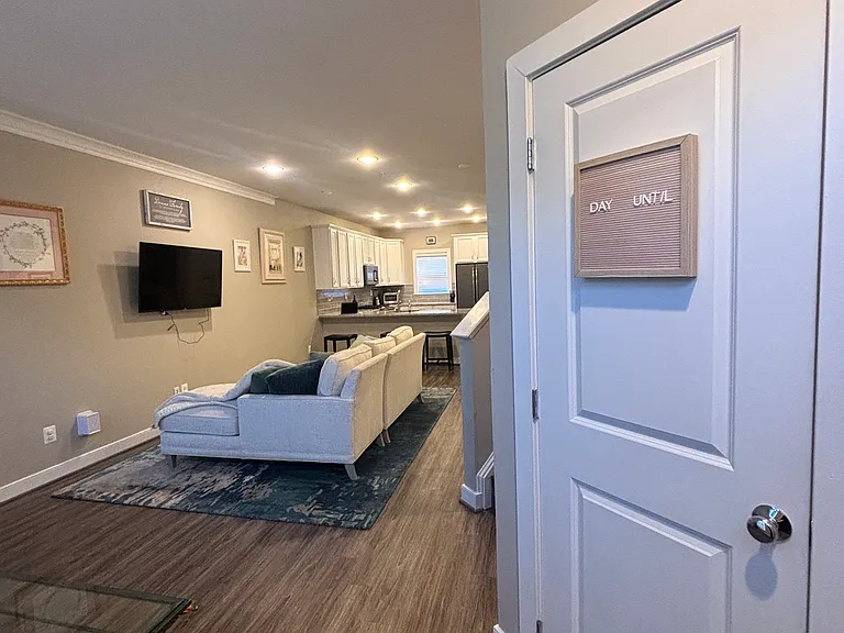 2302 Cobble Hill Ter — Photo 4