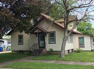 215 Elk St, Sabula, IA 52070