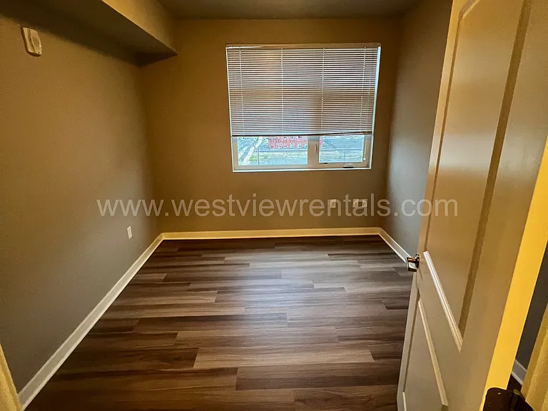 203 E Laurel St — Photo 283