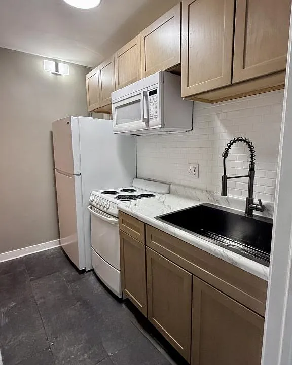 231 W McMillan St #4