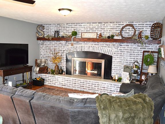 4th image of 116 W North St