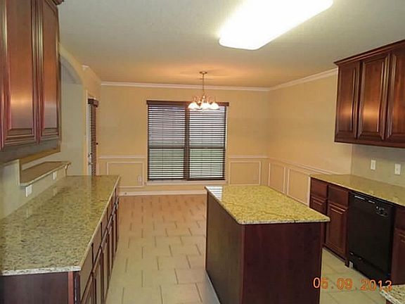 5th image of 1609 White Willow Ln